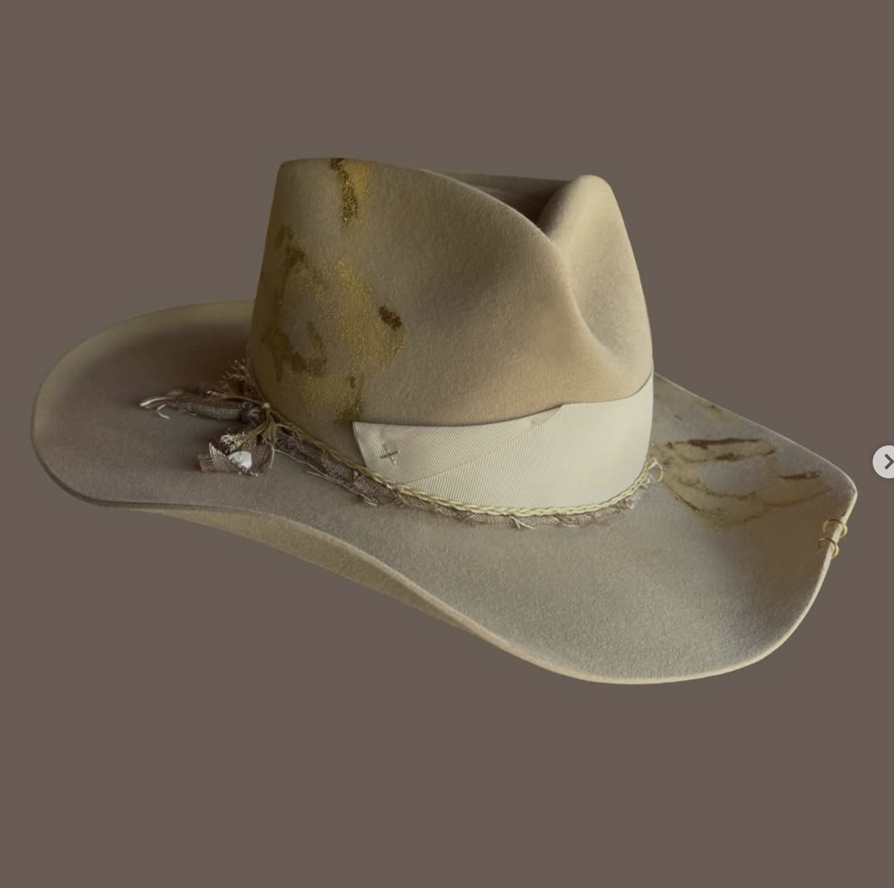 Cappello AMBITY dedicato alla presenza